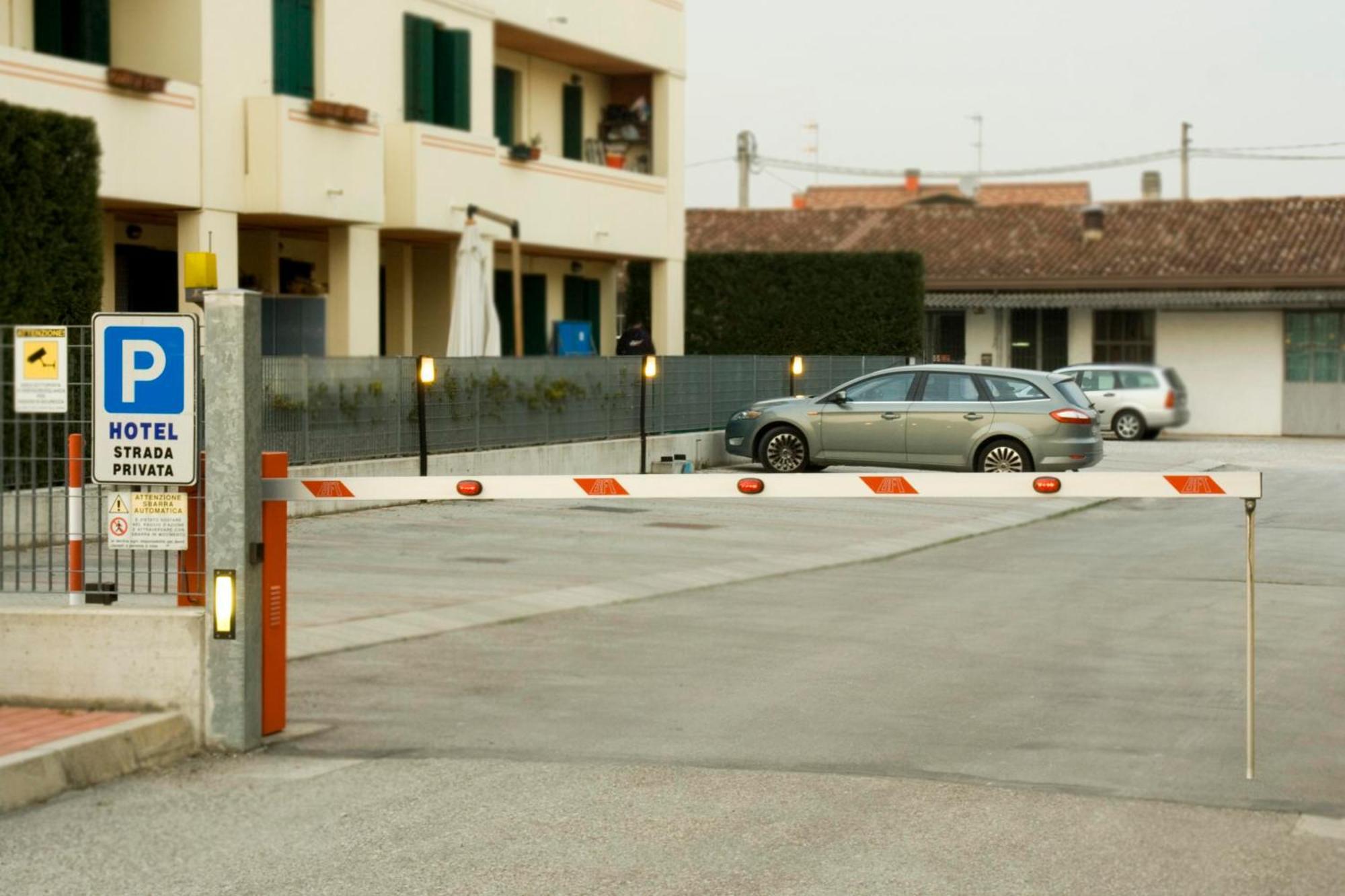 Residence Piccola Oasi ノヴェンタ エクステリア 写真